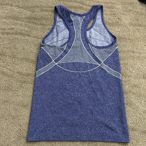 GAP Women's Blue Racerback Tank - Picture 4 of 4